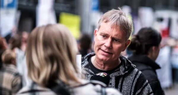 Arild Knutsen på en demonstrasjon i fjor. Hanna Skotheim