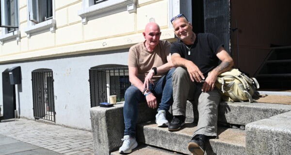 Hermann August Steffensen jobber i ProLAR og er styremedlem ved Huset Bergen. Morten Sommerbakk er leder av Foreningen for human ruspolitikk i Vestland. Foto: Sindre Wiik