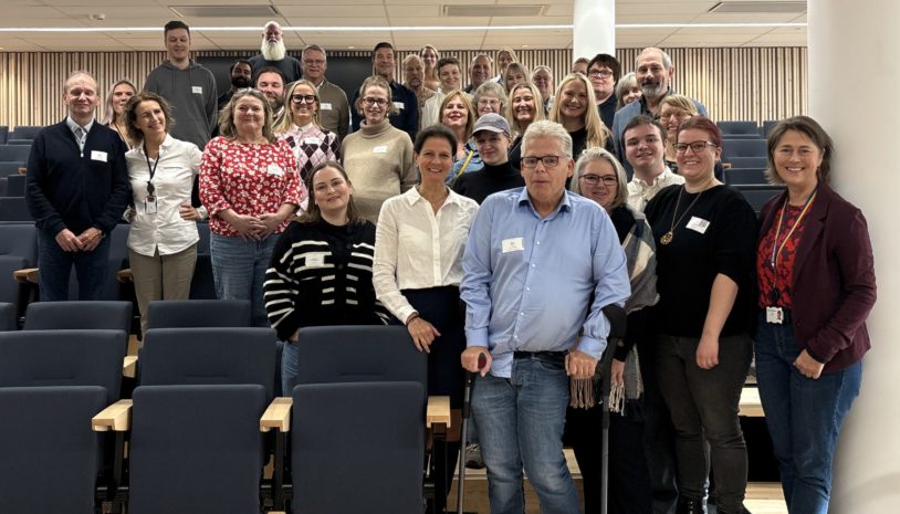 I oktober samlet Helsedirektoratet bruker- og pårørendeorganisasjonene på rus- og psykisk helsefeltet til et arbeidsmøte om de nye nasjonale faglige rådene for bruker- og pårørendemedvirkning. Som en del av dagen ga alle organisasjonene innspill til en felleskronikk – et tydelig og samlet budskap til bredden i feltet (foto: Helsedirektoratet).