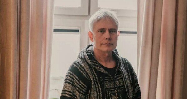 GJENOPPRETT KONTAKTEN: Leder i Foreningen for human ruspolitikk. Arild Knutsen mener flere burde strekke ut en hånd i påsken. Foto: Erlend Berge