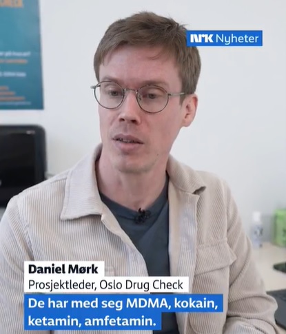 Daniel Mørk i Oslo Drug Check. Screenshot fra NRK.