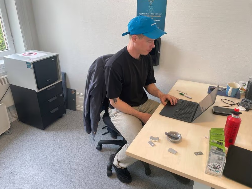 Daniel Mørk i Oslo Drug Check.