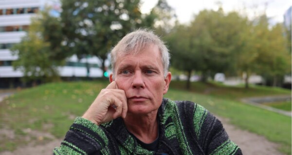 Arild Knutsen i Foreningen for human ruspolitikk mener utendørs væresteder for rusmiljøene skaper en vinn-vinn-situasjon