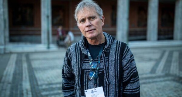 Arild Knutsen mener en overdreven frykt for normalisering gjør at færre rekreasjonelle brukere får testet rusmidler. Foto: Hallgeir Braastad / NRK